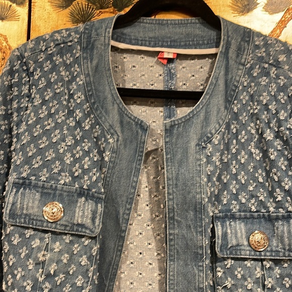 Denim Collarless Denim Jacket similar to Balmain - Picture 5 of 9
